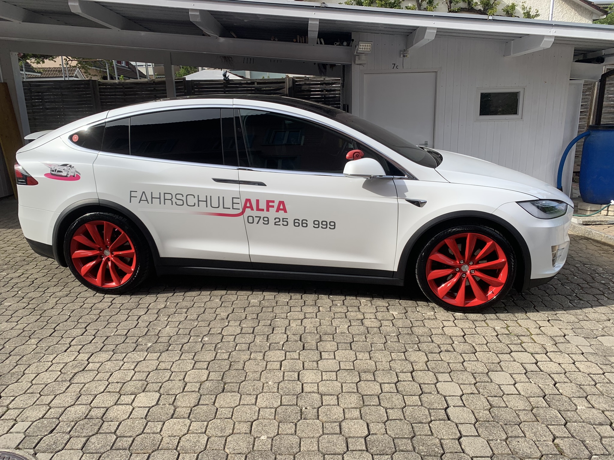 TESLA Model X