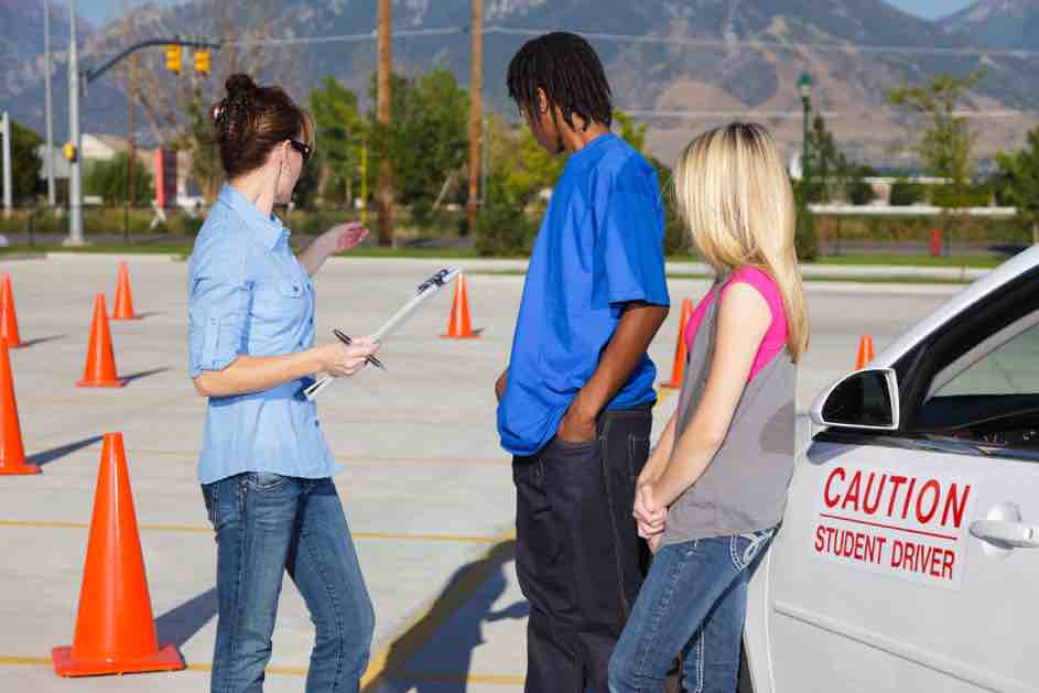 Before you get your driving licence you still have to attend the Verkehrskundeunterricht (VKU) at a driving school.