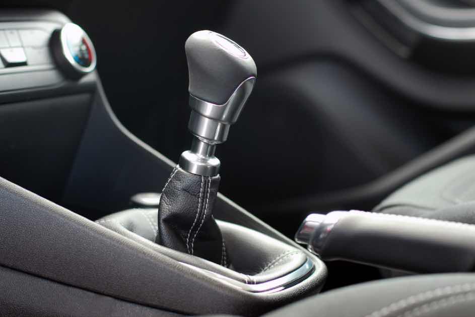Manual vs automatic - driving licence Switzerland with a manual or an automatic, which is better?